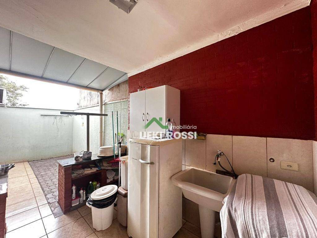 Casa à venda com 4 quartos, 241m² - Foto 37