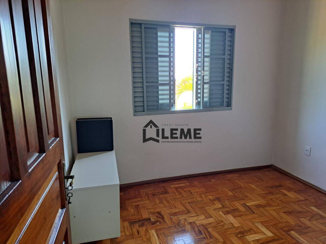 Casa à venda com 3 quartos, 198m² - Foto 10