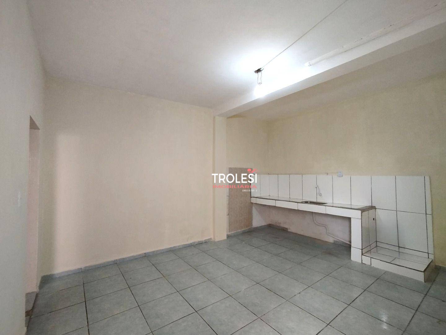 Casa para alugar com 1 quarto, 30m² - Foto 3