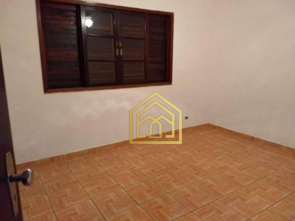 Sobrado à venda com 3 quartos, 500m² - Foto 3