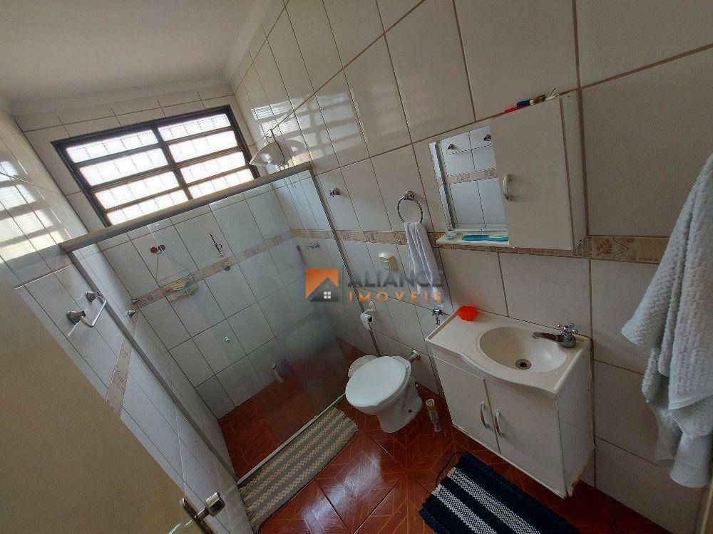 Casa à venda com 3 quartos, 108m² - Foto 11