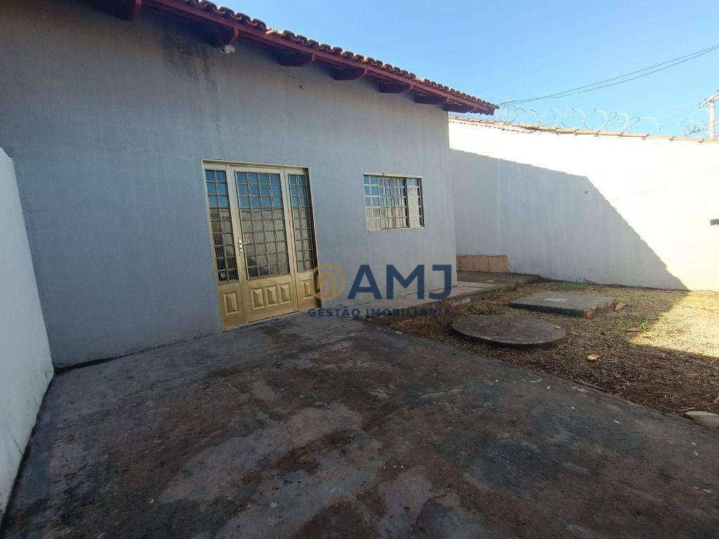 Casa para alugar com 2 quartos, 64m² - Foto 2