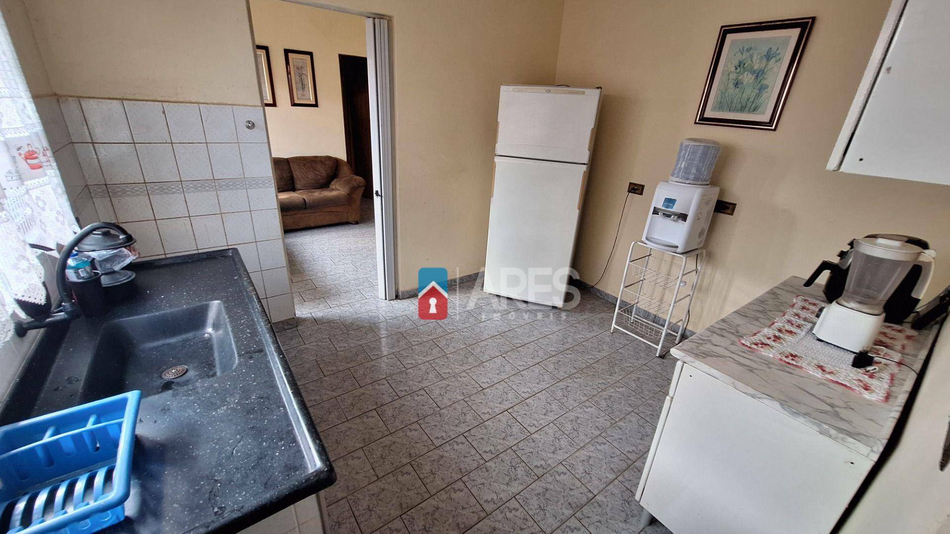 Casa para alugar com 3 quartos, 194m² - Foto 12