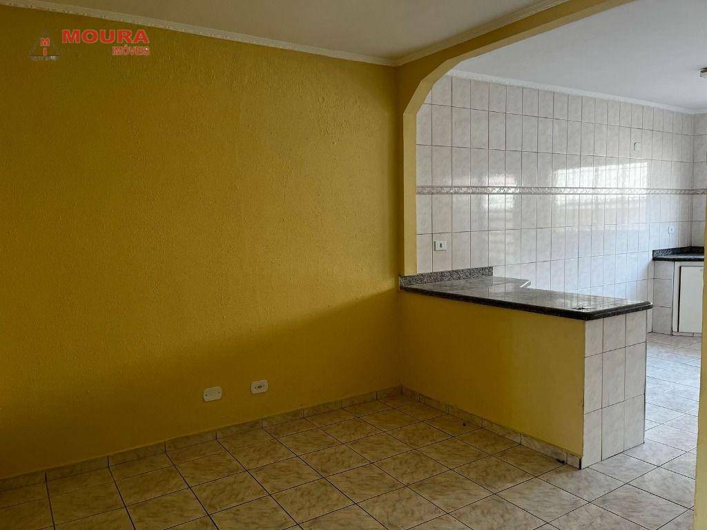 Casa para alugar com 2 quartos, 60m² - Foto 4