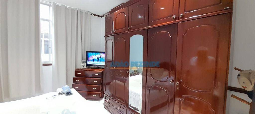 Apartamento à venda com 2 quartos, 82m² - Foto 2