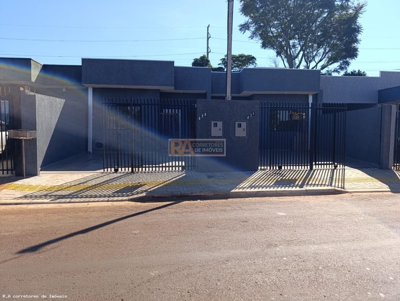 Casa à venda com 2 quartos, 125m² - Foto 1