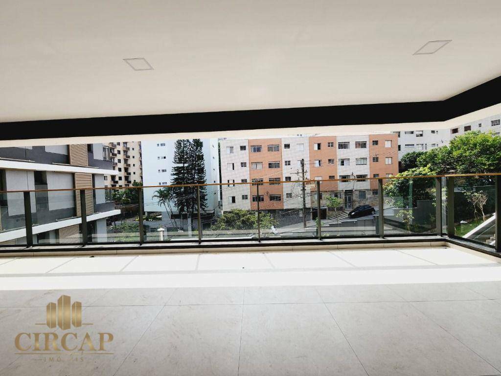 Apartamento à venda com 4 quartos, 236m² - Foto 3