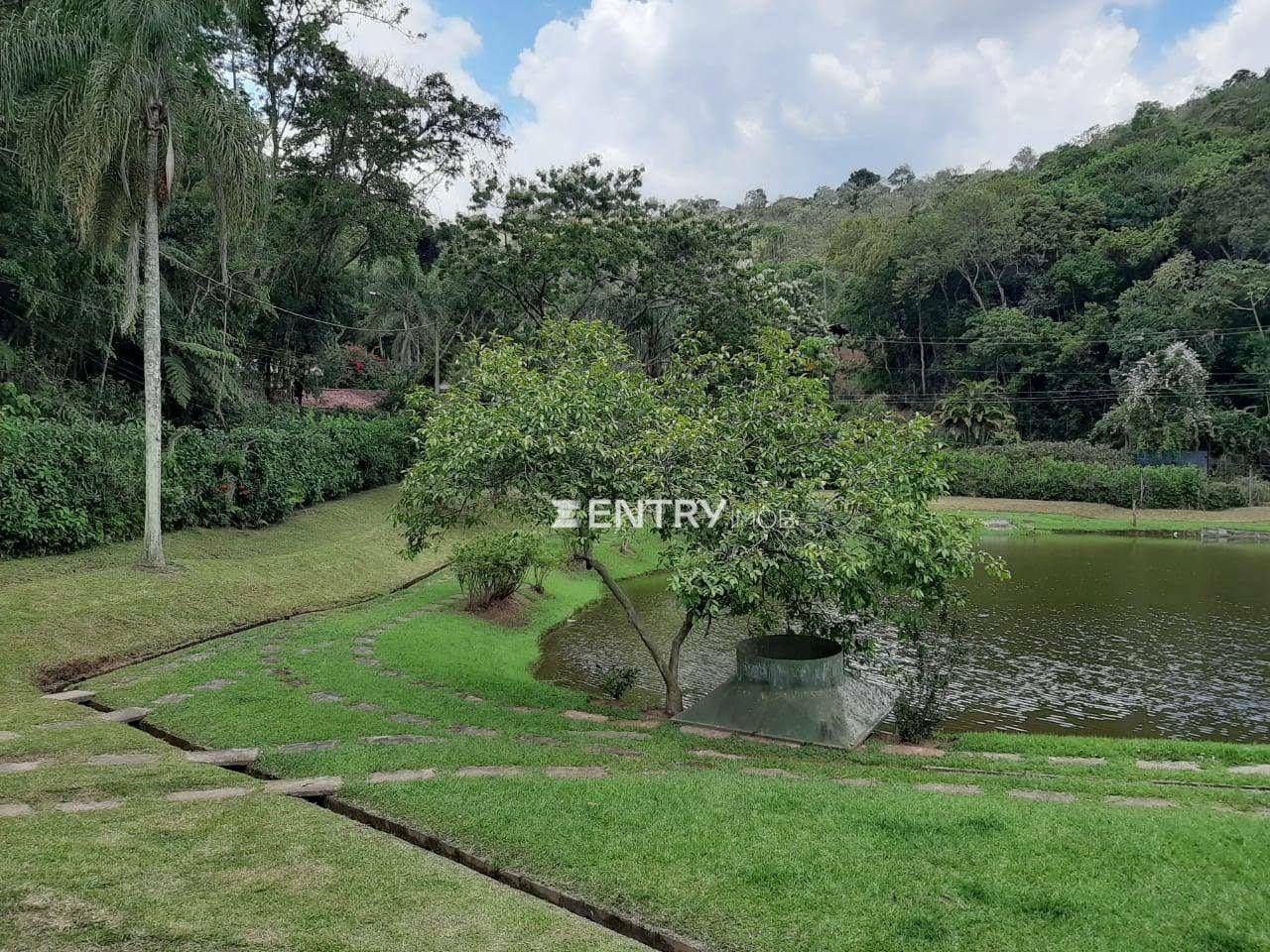 Chácara à venda com 4 quartos, 462m² - Foto 1