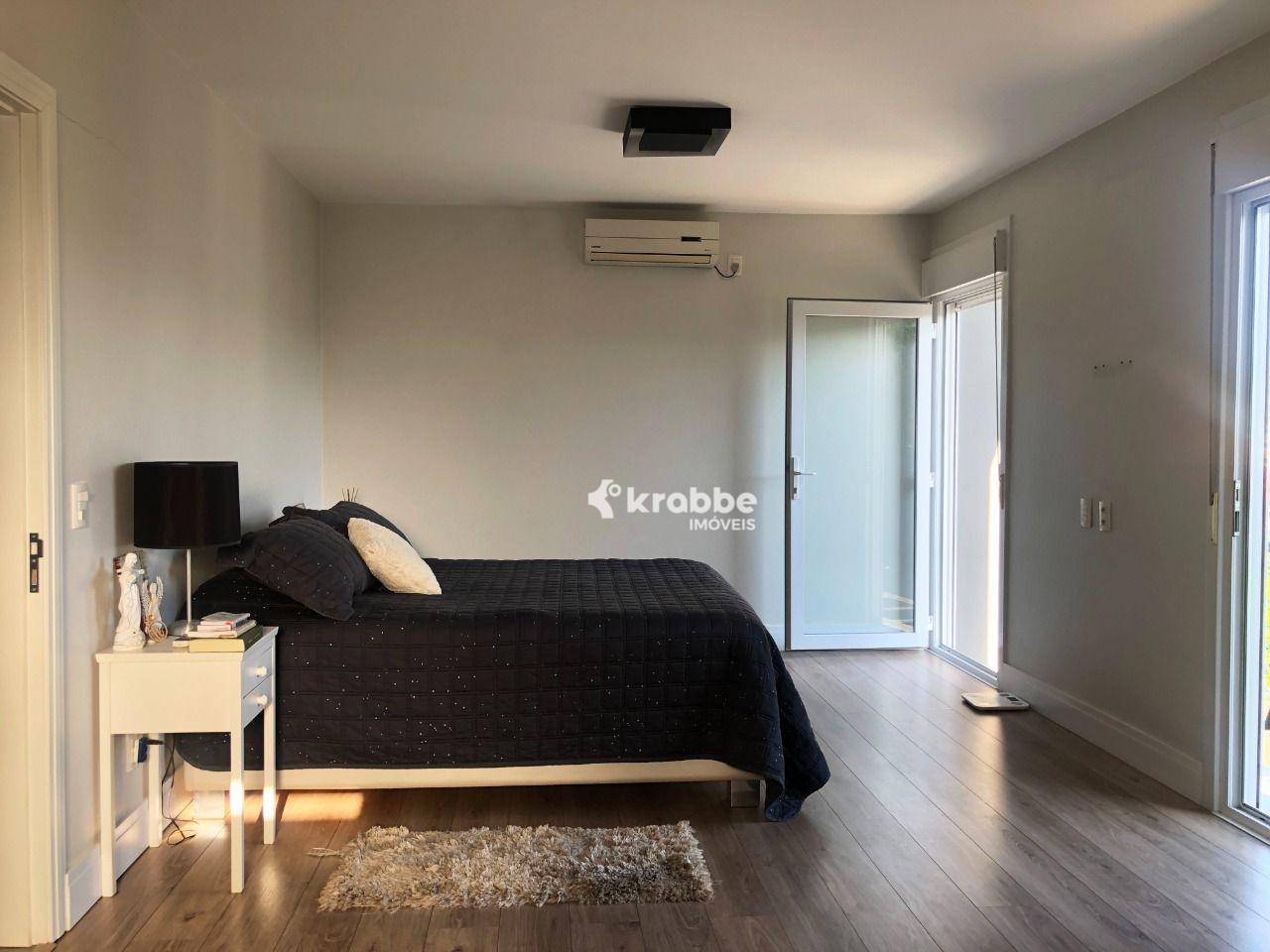 Casa à venda com 3 quartos, 340m² - Foto 14