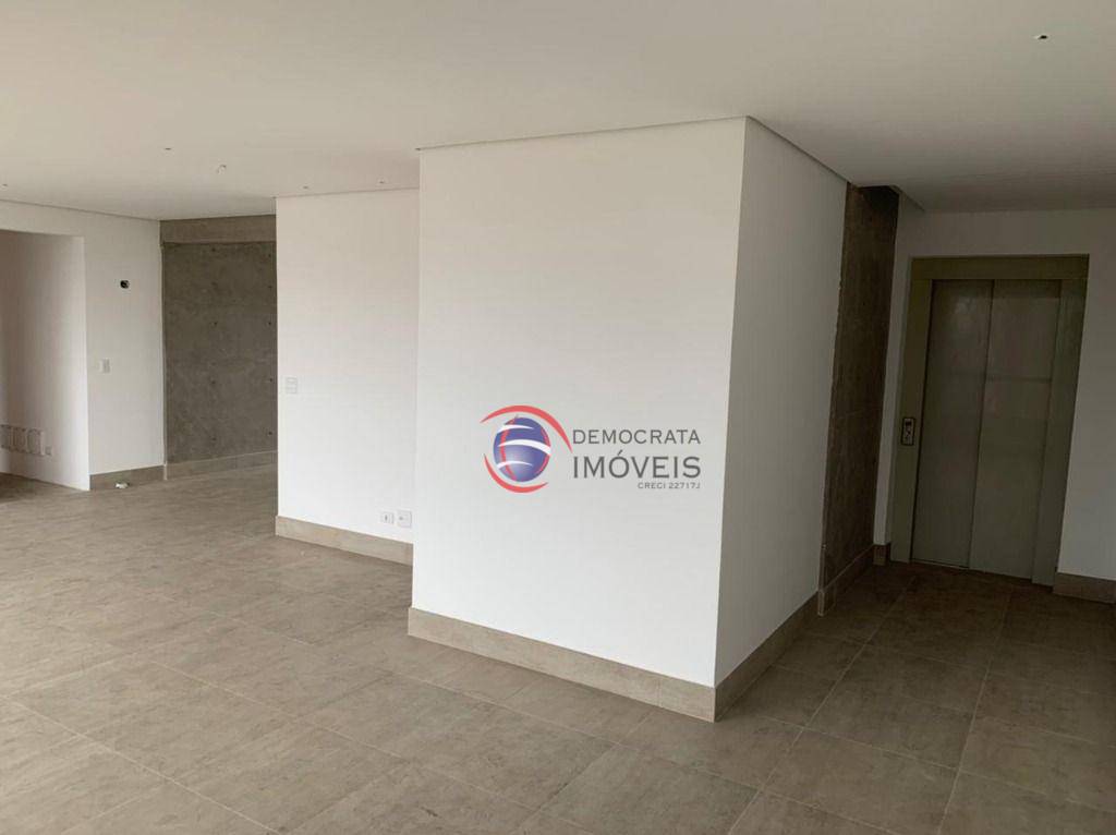 Apartamento à venda com 3 quartos, 165m² - Foto 1