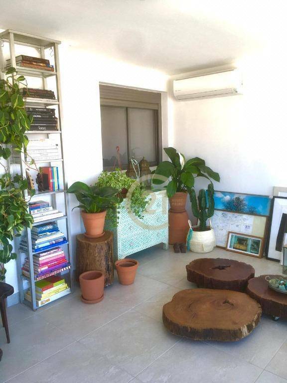 Apartamento à venda com 3 quartos, 173m² - Foto 4