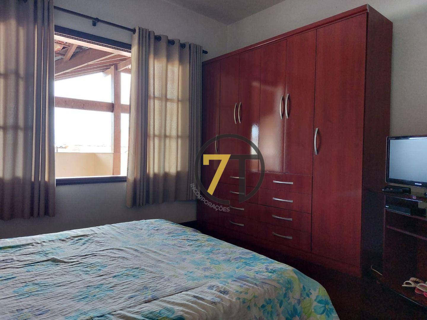 Casa à venda com 3 quartos, 300m² - Foto 6