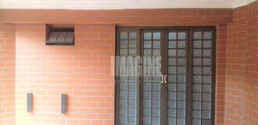 Sobrado à venda com 2 quartos, 140m² - Foto 1