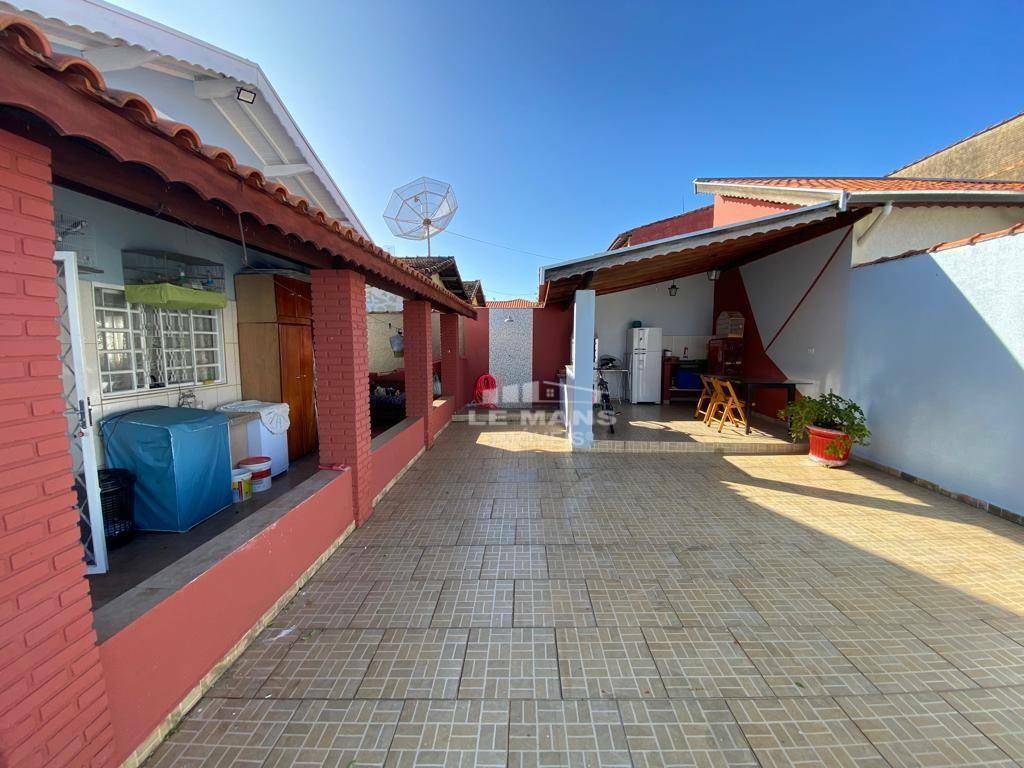 Casa à venda com 2 quartos, 210m² - Foto 3