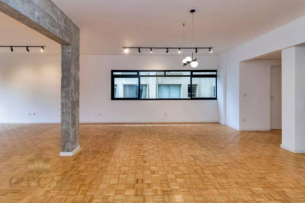 Apartamento à venda com 3 quartos, 220m² - Foto 3