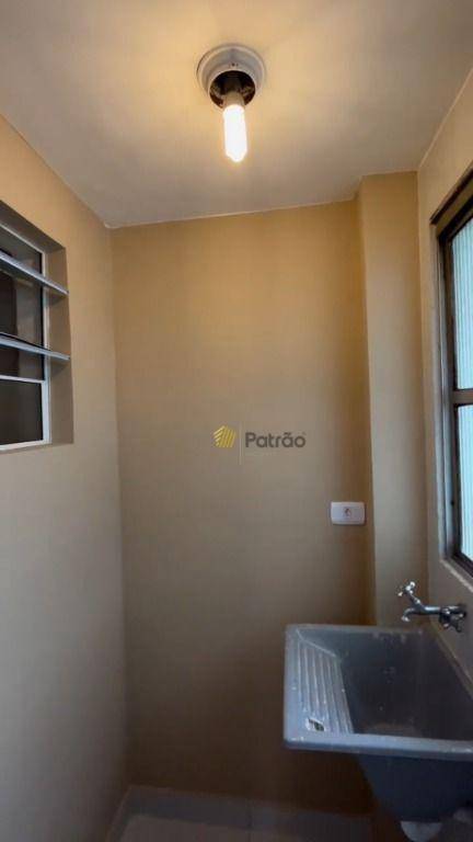 Apartamento para alugar com 1 quarto, 40m² - Foto 11