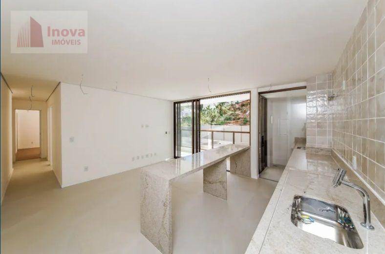 Cobertura, 3 quartos, 213 m² - Foto 2