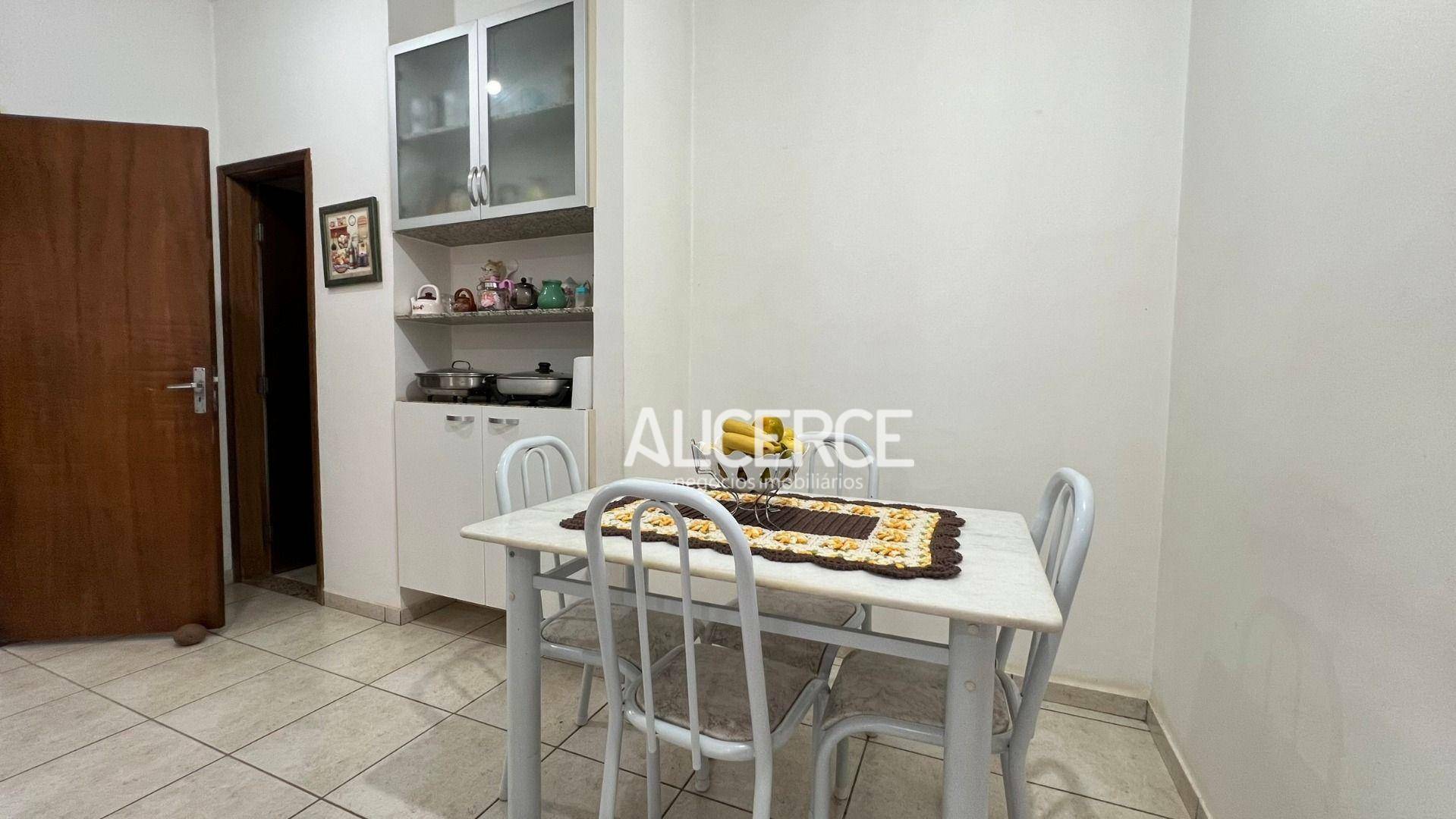 Apartamento à venda com 3 quartos, 180m² - Foto 6