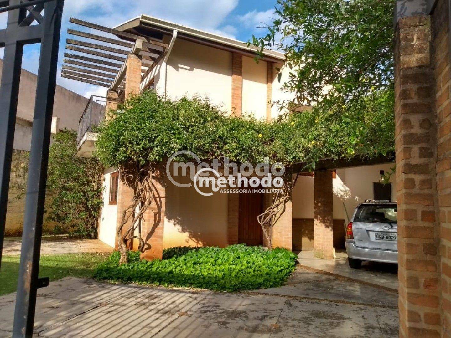 Casa à venda com 4 quartos, 217m² - Foto 2