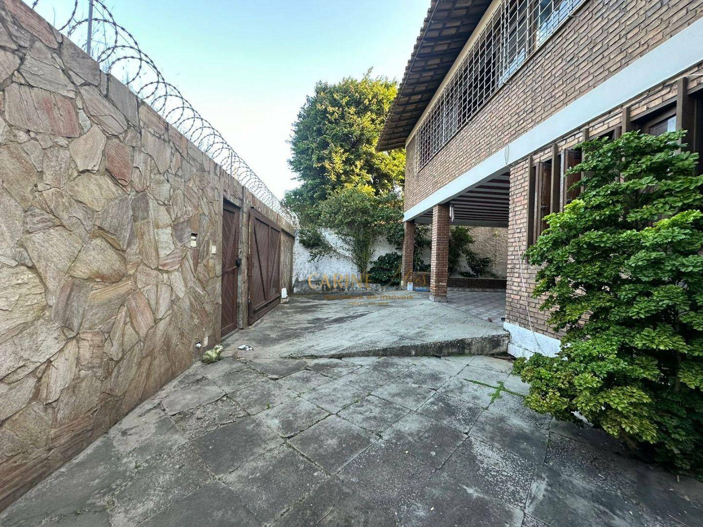 Casa à venda com 3 quartos, 170m² - Foto 2