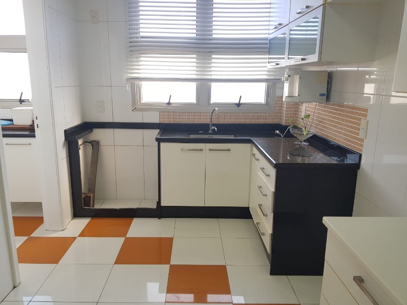 Apartamento à venda com 5 quartos, 450m² - Foto 2