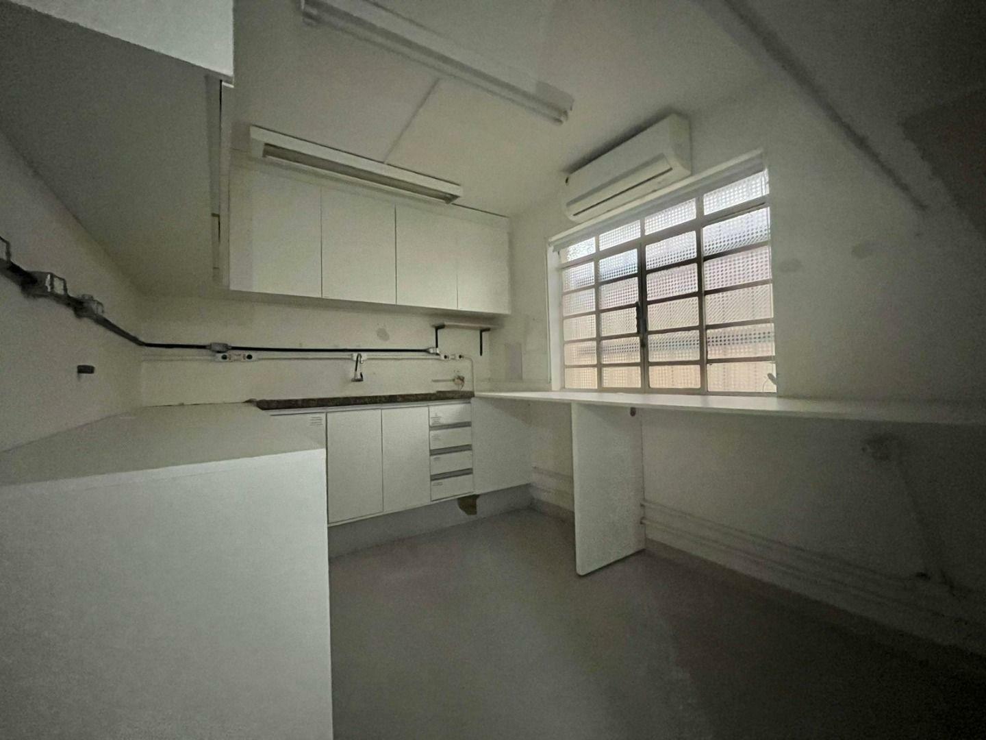 Sobrado para alugar com 4 quartos, 250m² - Foto 12