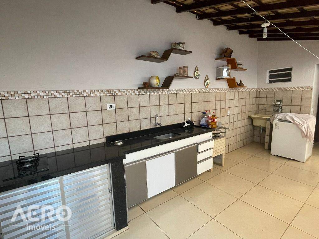 Casa, 3 quartos, 164 m² - Foto 4