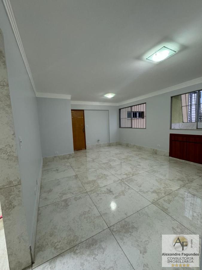 Apartamento à venda com 3 quartos, 94m² - Foto 8