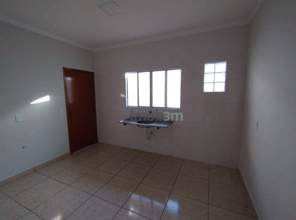 Casa à venda com 2 quartos, 90m² - Foto 2