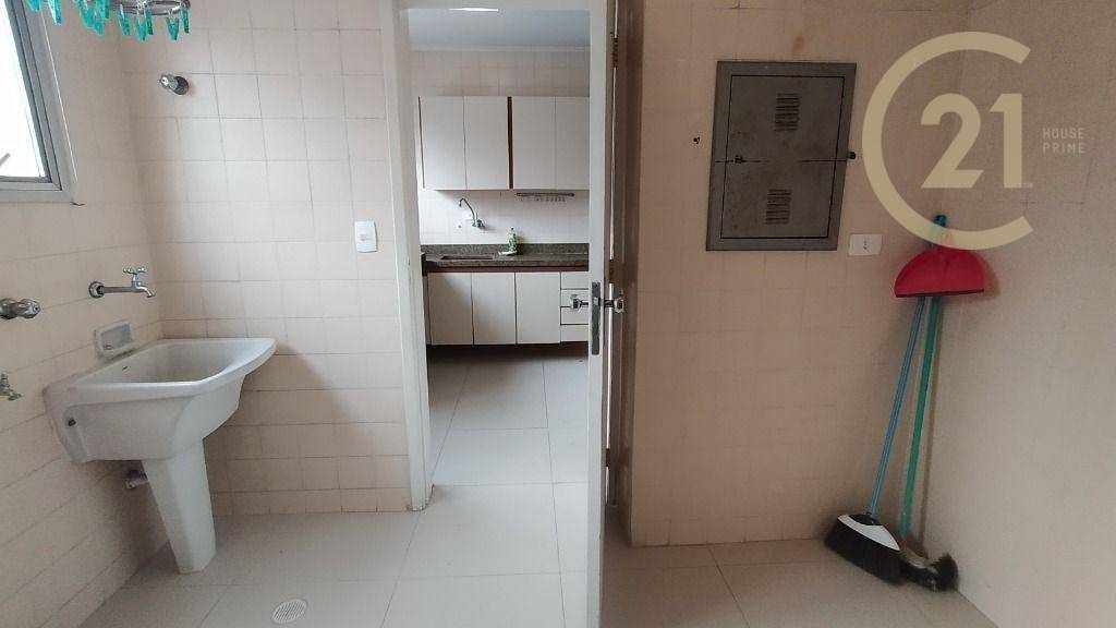 Apartamento para alugar com 3 quartos, 130m² - Foto 19