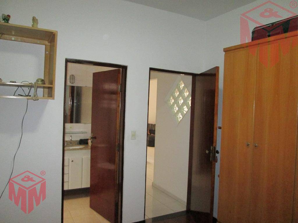 Casa à venda com 2 quartos, 230m² - Foto 5