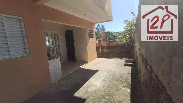 Casa à venda com 5 quartos, 140m² - Foto 3