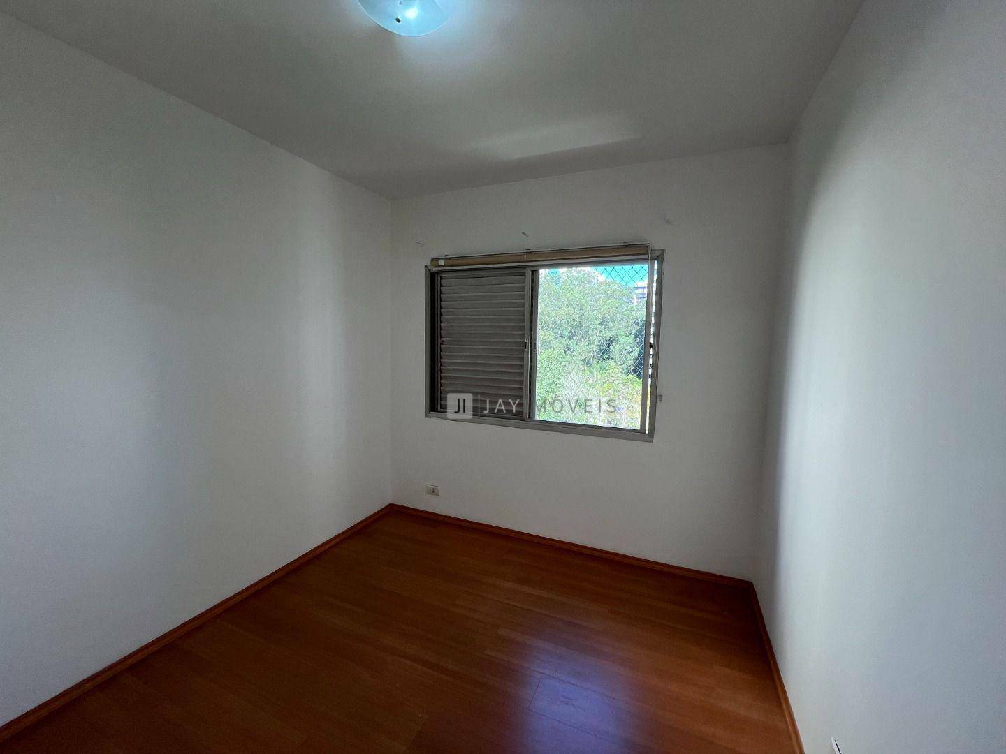 Apartamento para alugar com 4 quartos, 130m² - Foto 10