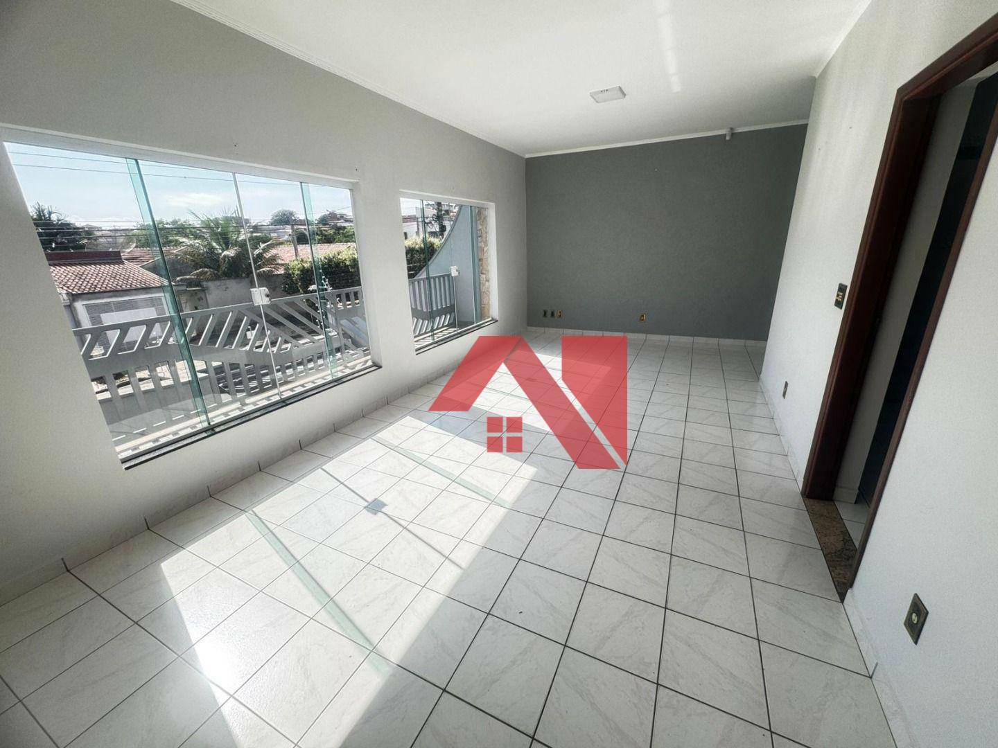 Sobrado à venda e aluguel com 3 quartos, 230m² - Foto 1