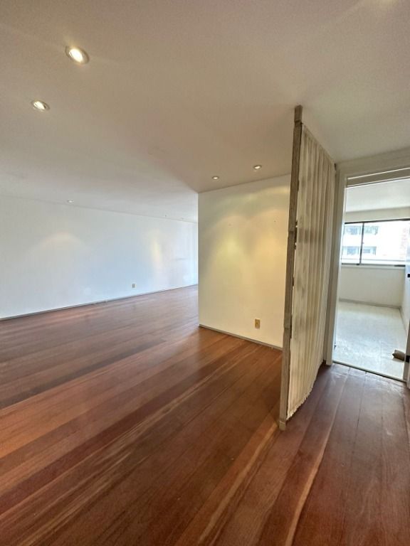 Apartamento à venda com 3 quartos, 117m² - Foto 17