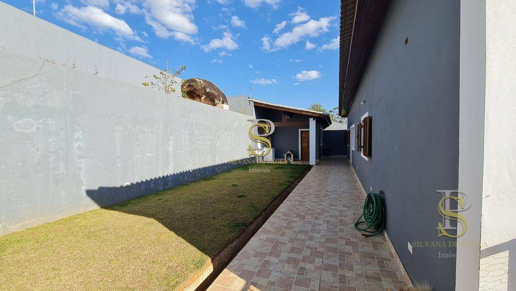 Chácara à venda com 3 quartos, 270m² - Foto 13