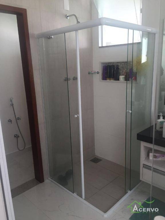 Casa de Condomínio à venda com 3 quartos, 216m² - Foto 11