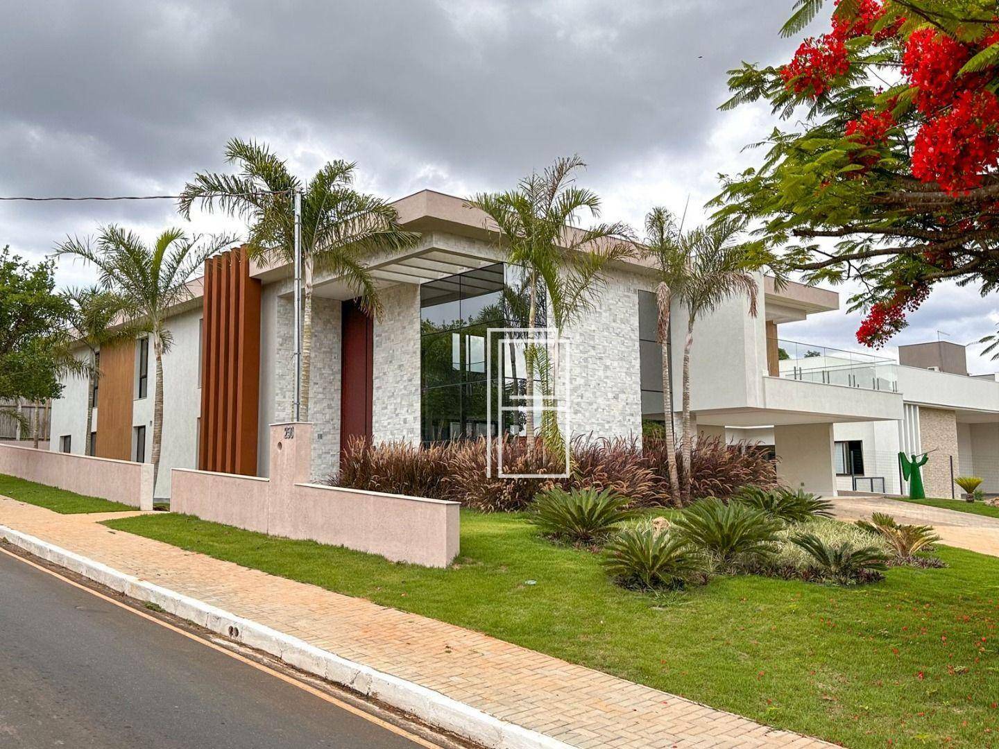 Casa de Condomínio à venda com 4 quartos, 464m² - Foto 2