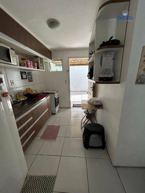 Casa à venda com 2 quartos, 80m² - Foto 4