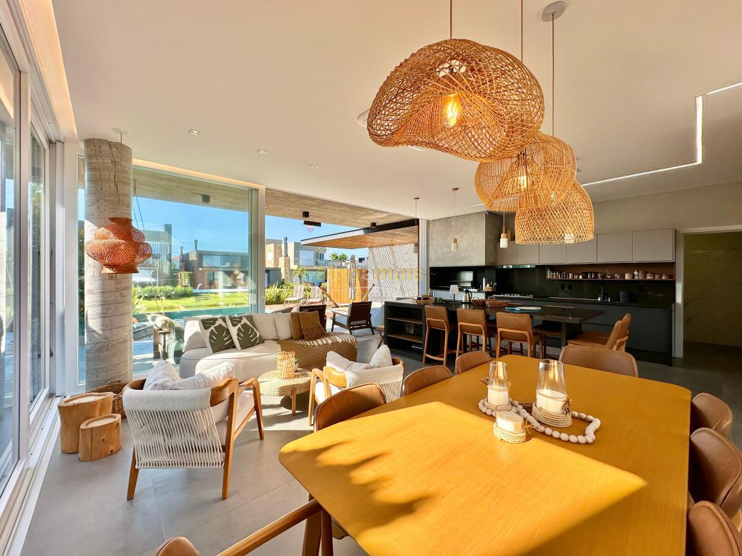 Casa de Condomínio à venda com 4 quartos, 270m² - Foto 8