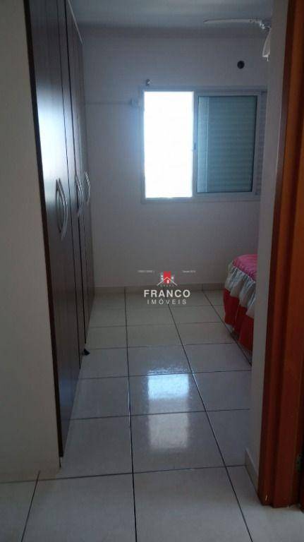 Apartamento à venda com 2 quartos, 74m² - Foto 13