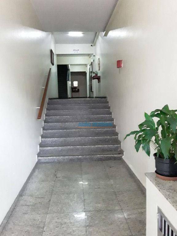 Apartamento à venda com 2 quartos, 39m² - Foto 23