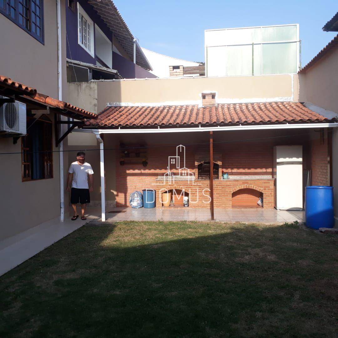 Casa à venda com 3 quartos, 283m² - Foto 8