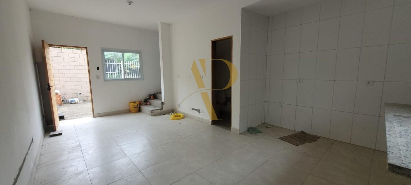 Casa à venda com 2 quartos, 64m² - Foto 4