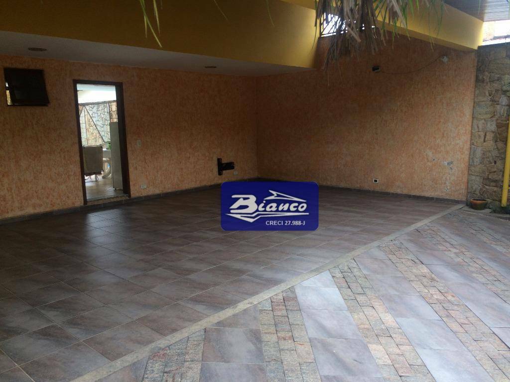 Sobrado à venda com 3 quartos, 322m² - Foto 4