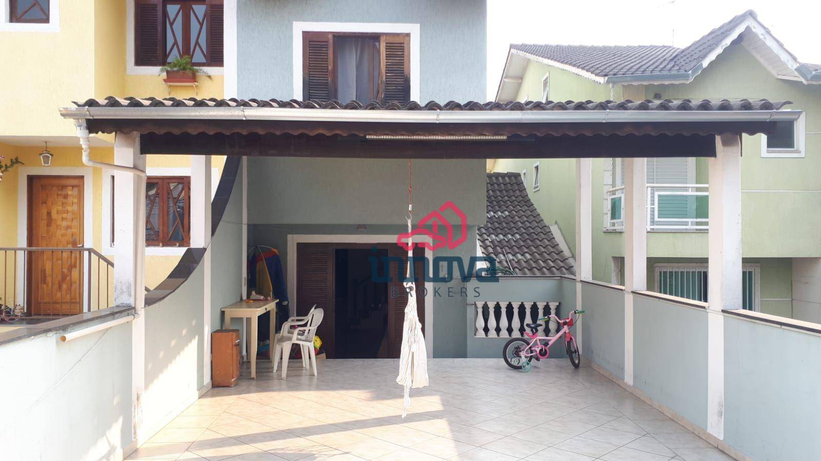 Casa à venda com 3 quartos, 240m² - Foto 2