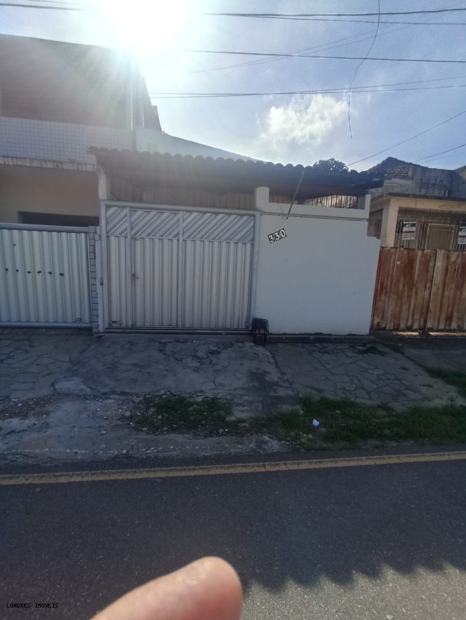 Casa à venda com 5 quartos, 200m² - Foto 5