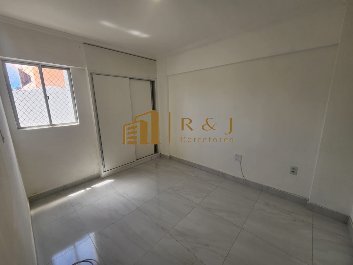 Apartamento para alugar com 3 quartos, 99m² - Foto 3