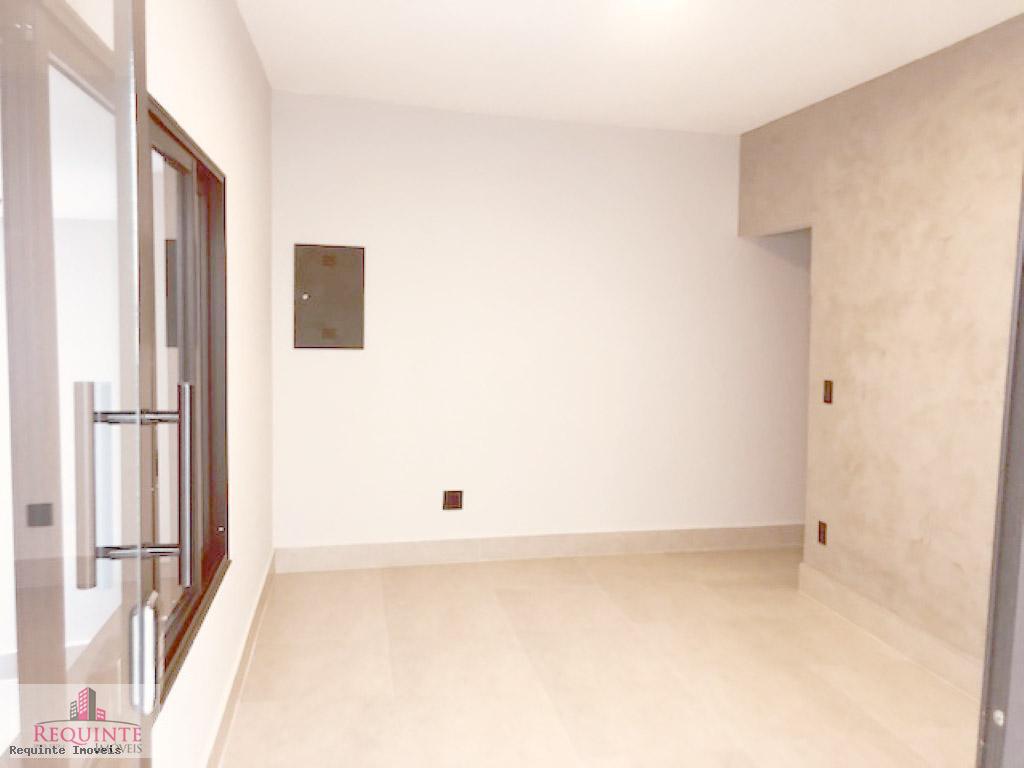 Casa para alugar com 2 quartos, 100m² - Foto 1