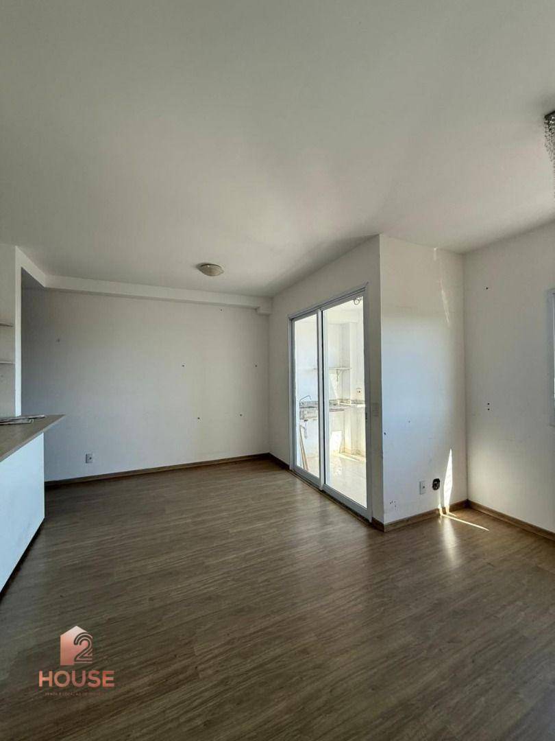 Apartamento para alugar com 2 quartos, 72m² - Foto 5